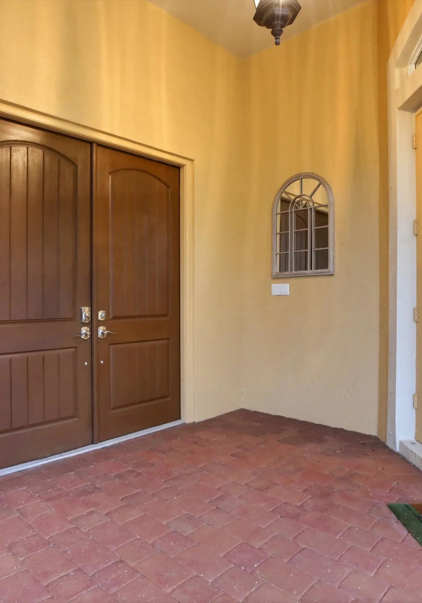Gorgeous luxury home w private pool & outdoor space