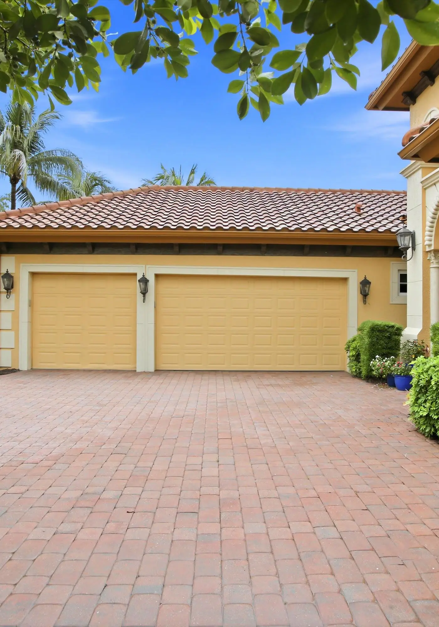 Gorgeous luxury home w private pool & outdoor space
