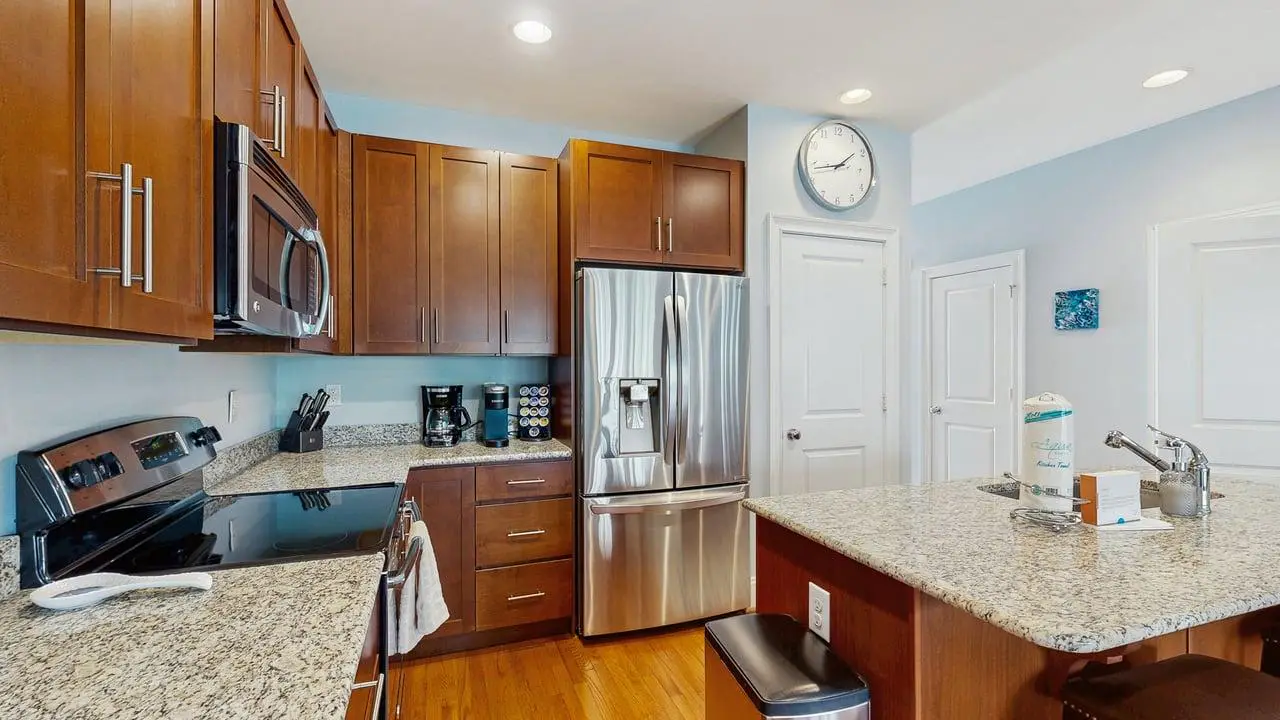 Heritage Village townhouse with community pool