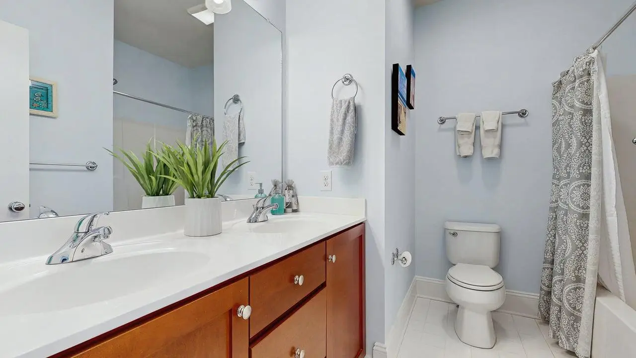Heritage Village townhouse with community pool