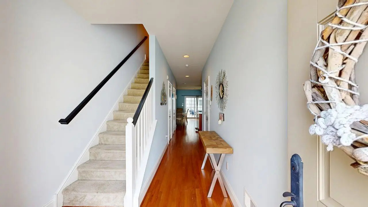 Heritage Village townhouse with community pool