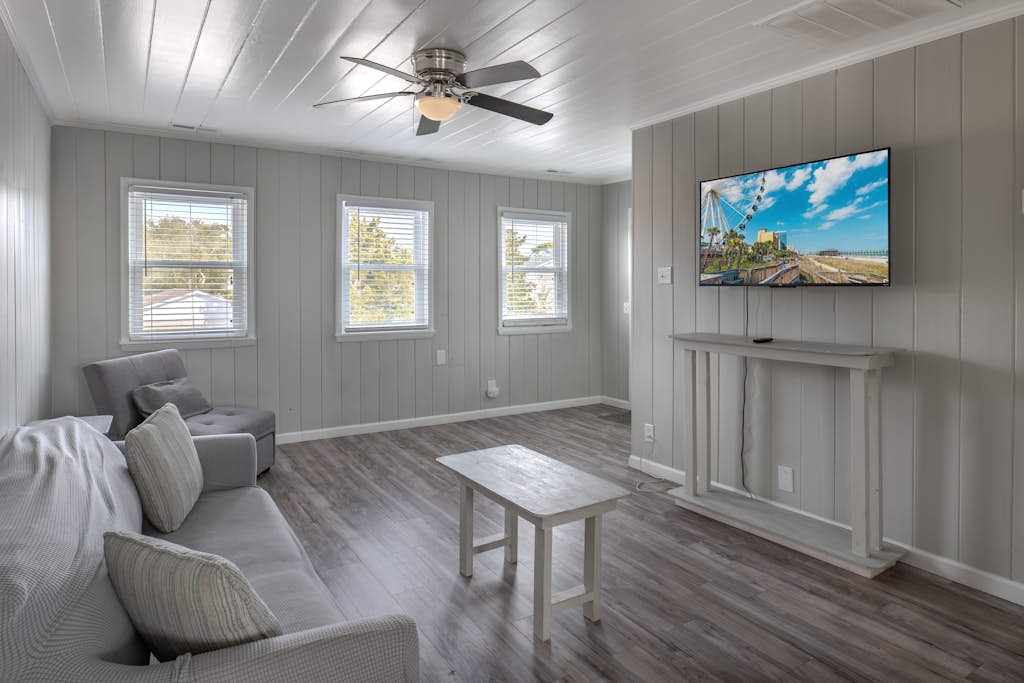 Duplex 705 18th Ave S- Unit B