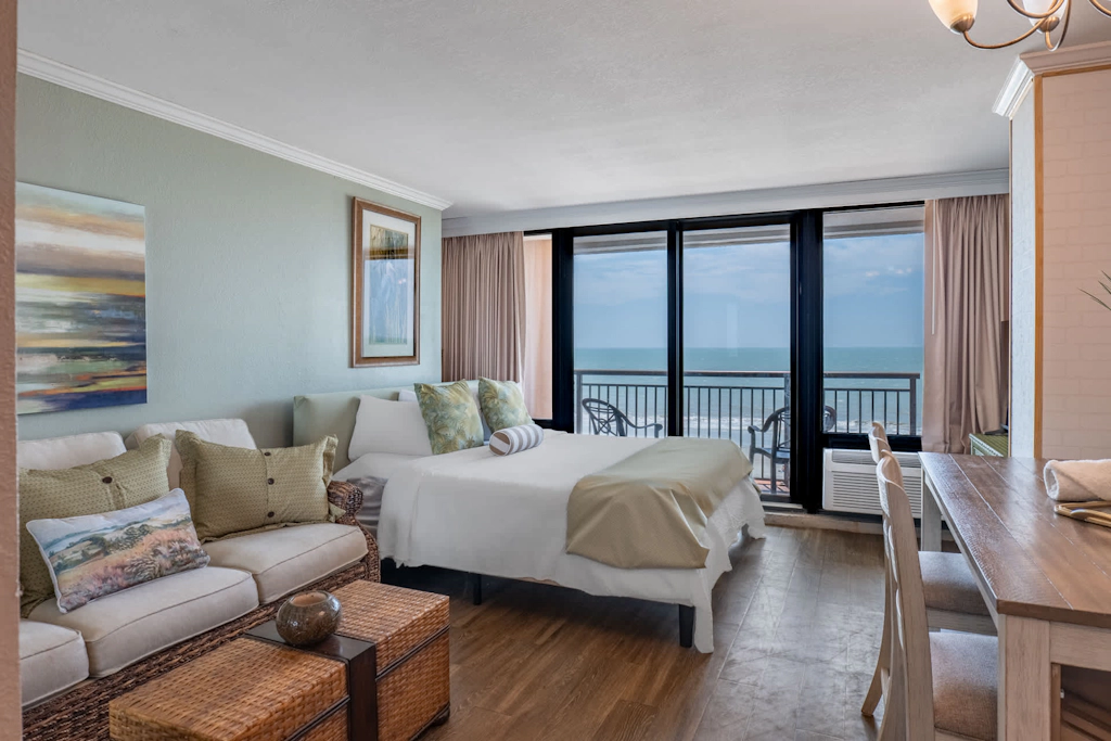 Coastal Haven - Endless Views - Caravelle 624