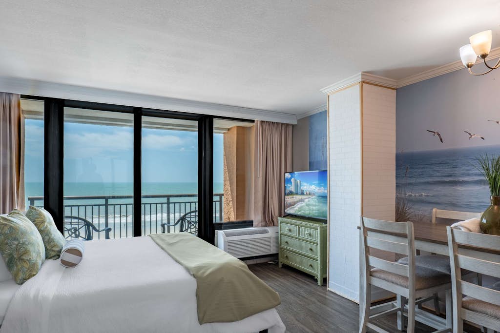 Coastal Haven - Endless Views - Caravelle 624