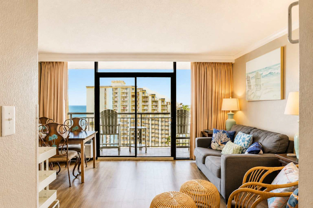 Cozy 1BR Oceanview Condo! Caravelle 1101