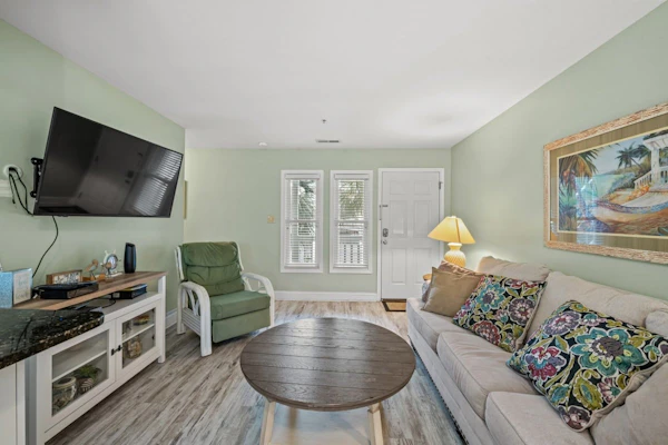 Island Palms B1