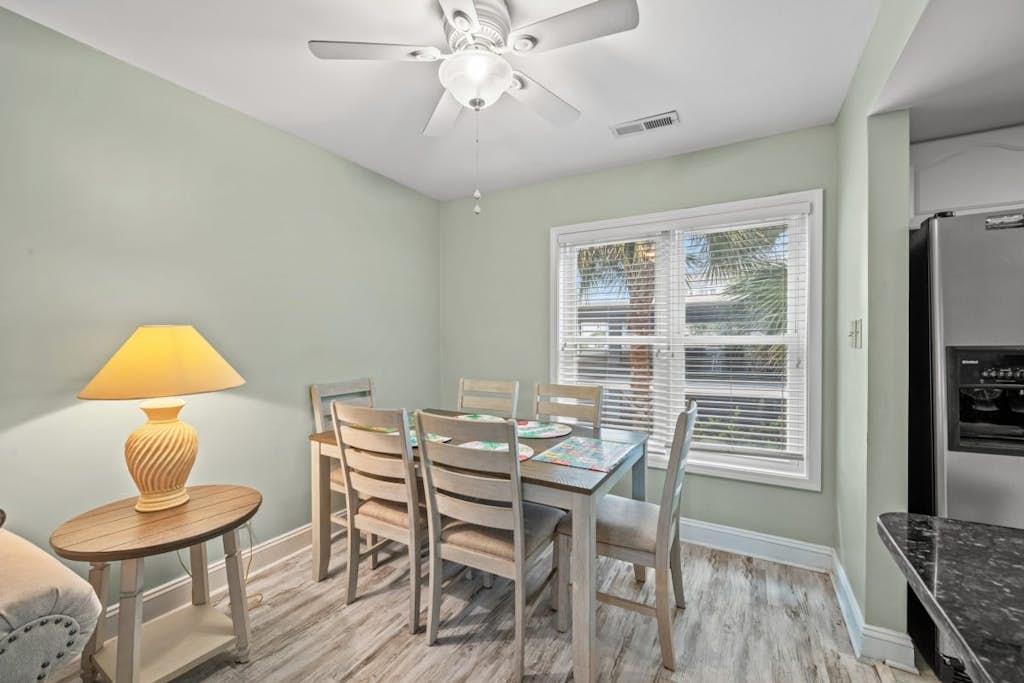 Island Palms B1