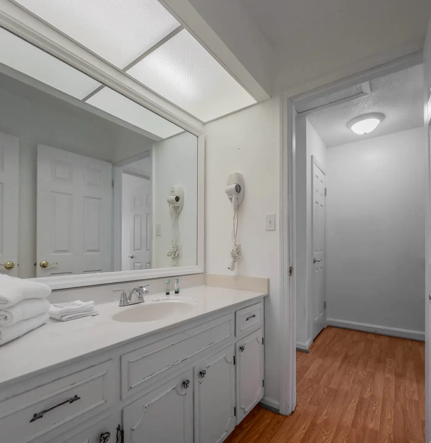 Modern Coastal Stay | Montego D
