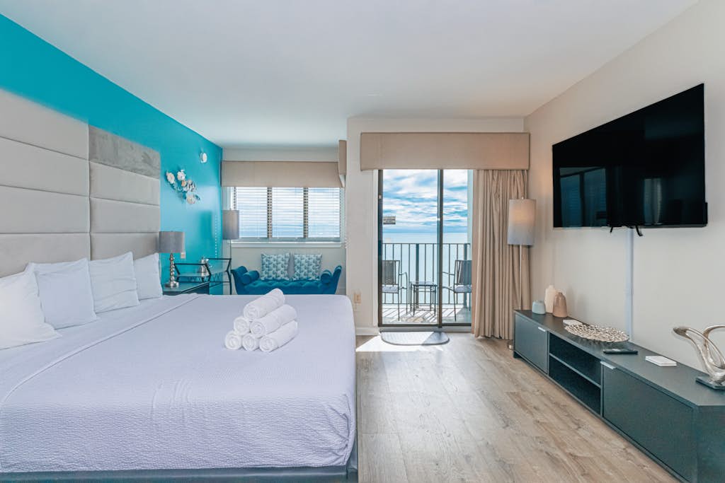 The search for your next vacation stops here! Check out this 15th floor oceanfront studio apartment at The Palace Resort in Myrtle Beach. This oceanfront condo is fully furnished with 1 King size bed and the layout of this rental will comfortably accommodate 2 guests.