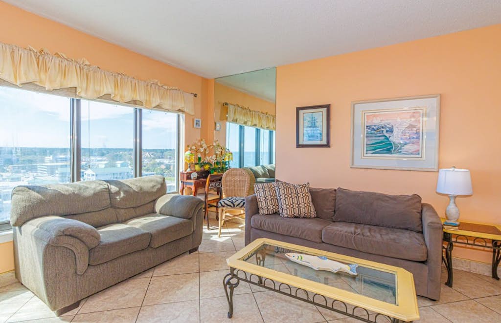 The search for your next vacation stops here! Check out this 10th floor, ocean view, 1-bedroom apartment located at the Palace Resort in Myrtle Beach, SC. The condo is fully furnished and the layout will accommodate 4 guests.
