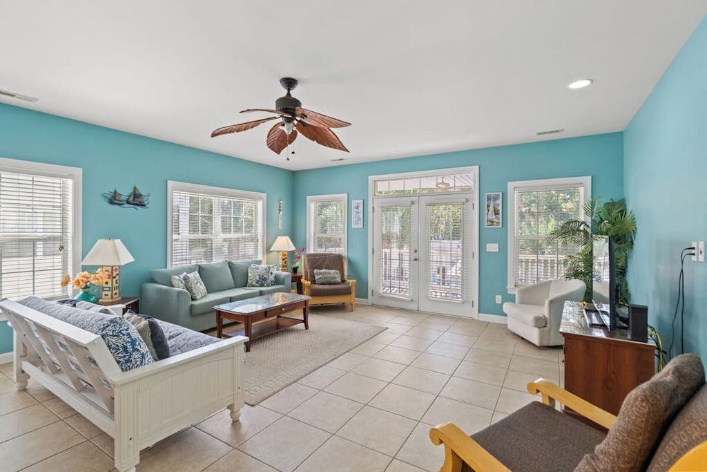 Ocean Breeze Cottage 705 Unit 1