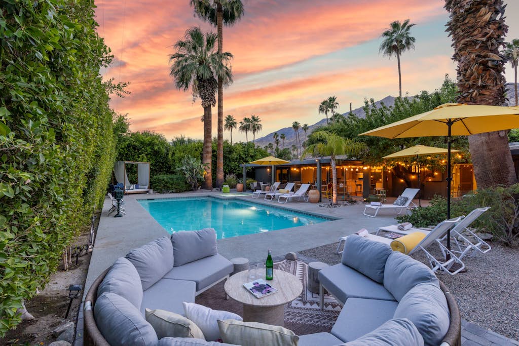 Sol y Soledad: A Modern Palm Springs Retreat with Private Pool, Spa & Office