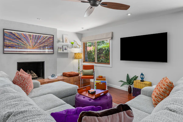 Sol y Soledad: A Modern Palm Springs Retreat with Private Pool, Spa & Office