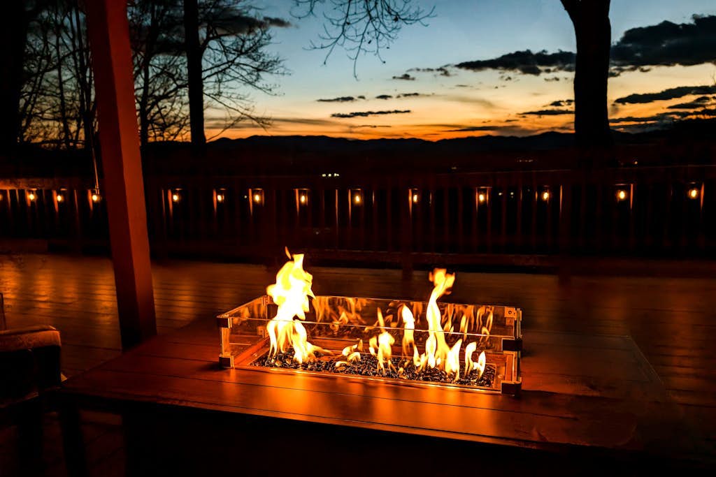 Private cabin with breathtaking mountain view, large deck, fireplace & firepit