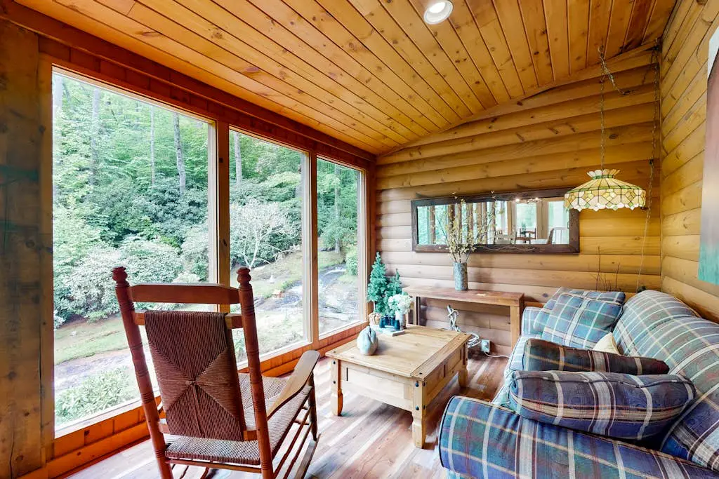 Misty Falls Hideaway