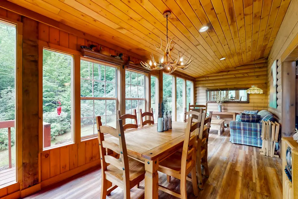 Misty Falls Hideaway