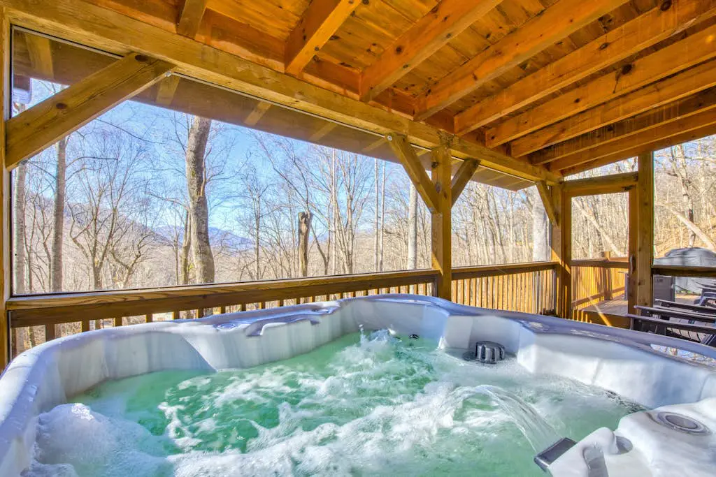 Bear Print Mountain Lodge