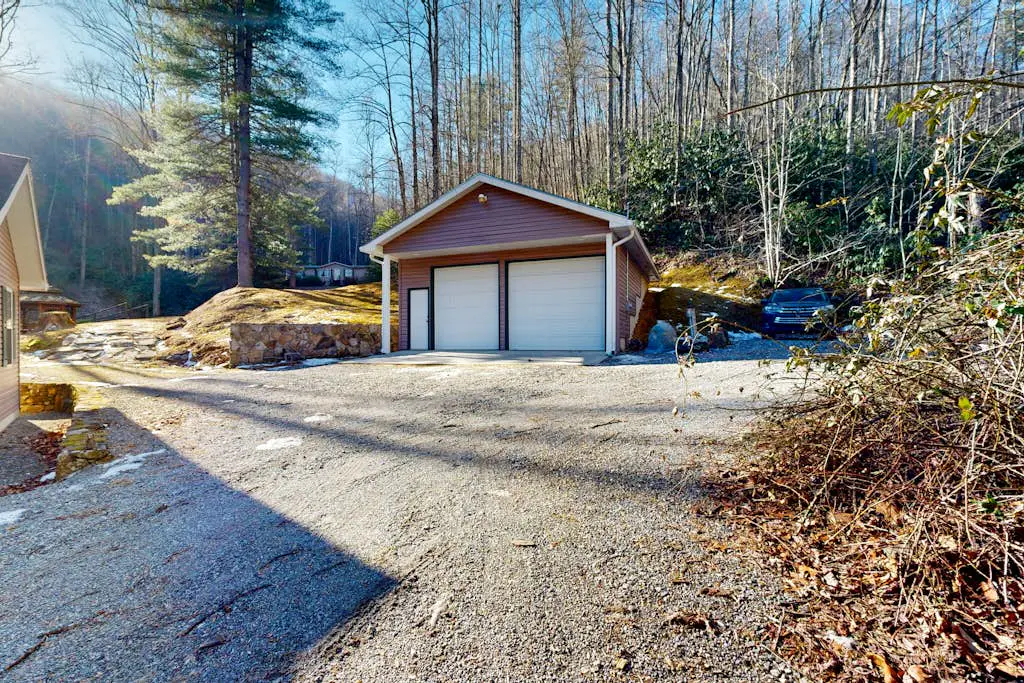 Papa’s Mountain Stream Cabin