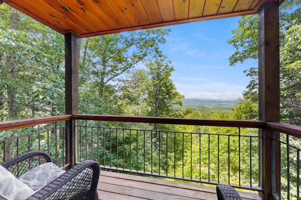 Eagles Wing Lodge | Game Room, Firepit, Dazzling Sunset Views | Near Downtown