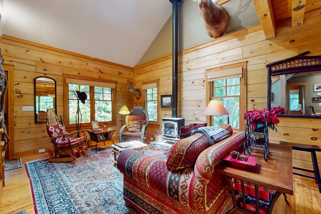 Elkhorn Cabin | Idyllic Craftsman Home | Sauna, Game Room & Mins to Asheville