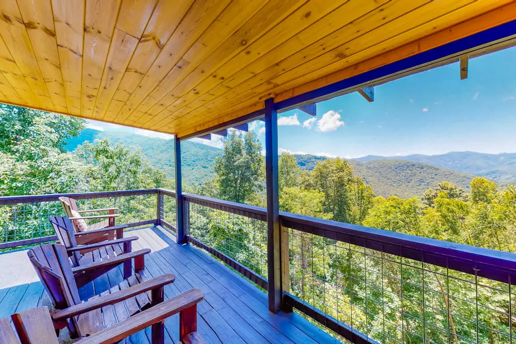 Sun Eagle Lodge
