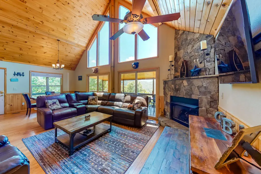 Sun Eagle Lodge