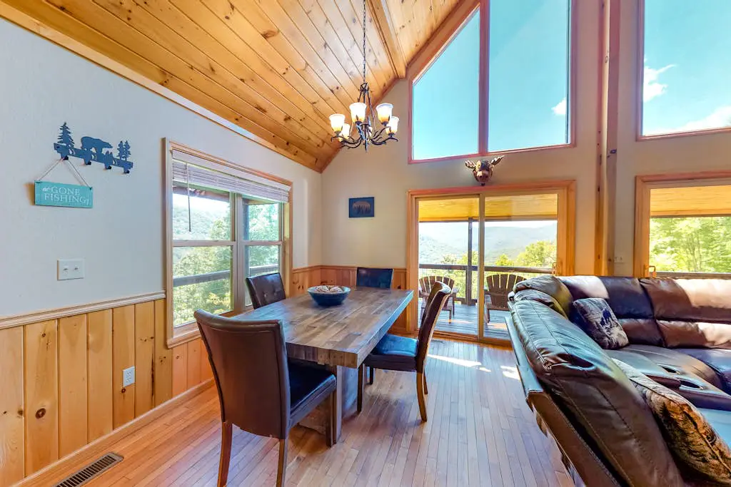 Sun Eagle Lodge