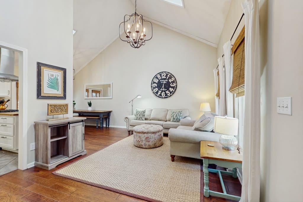 Mountain home with firepit, porch & Ping-Pong - near downtown & WCU
