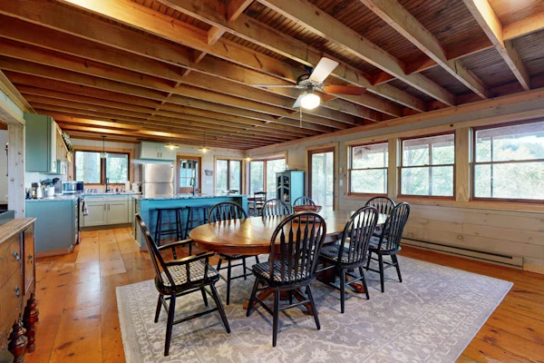 Dog-friendly mountain view cabin with furnished deck, washer/dryer