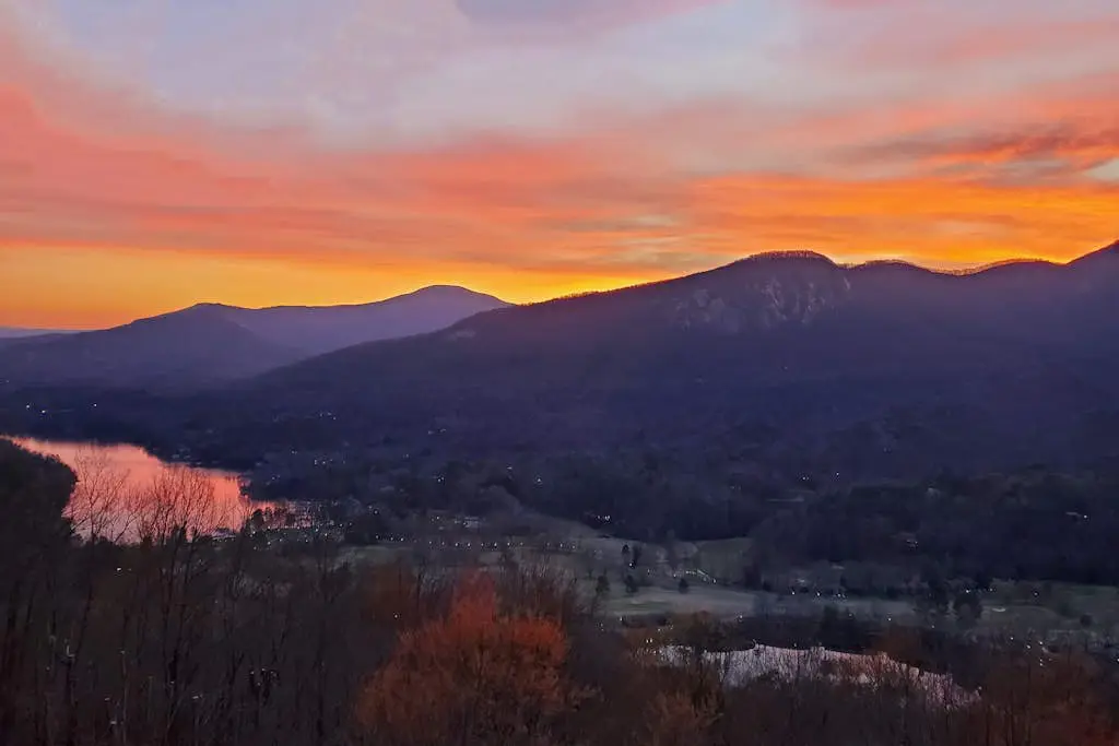 Youngs Mountain Hideaway