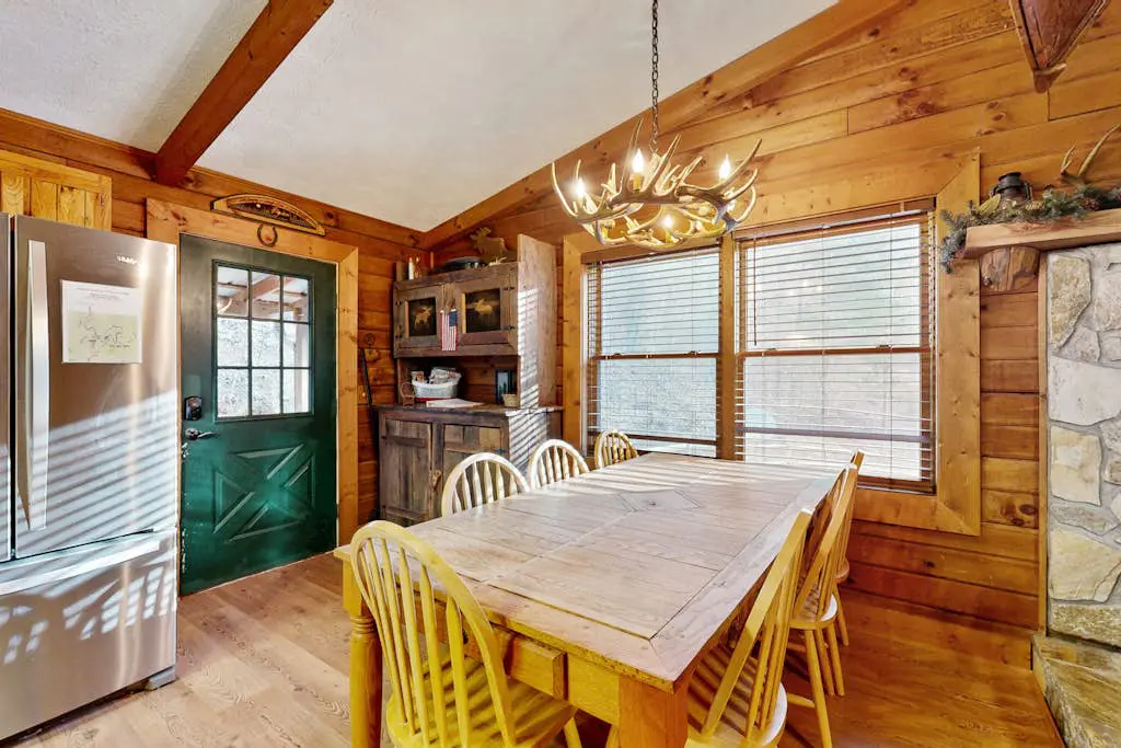 Moose Creek Lodge