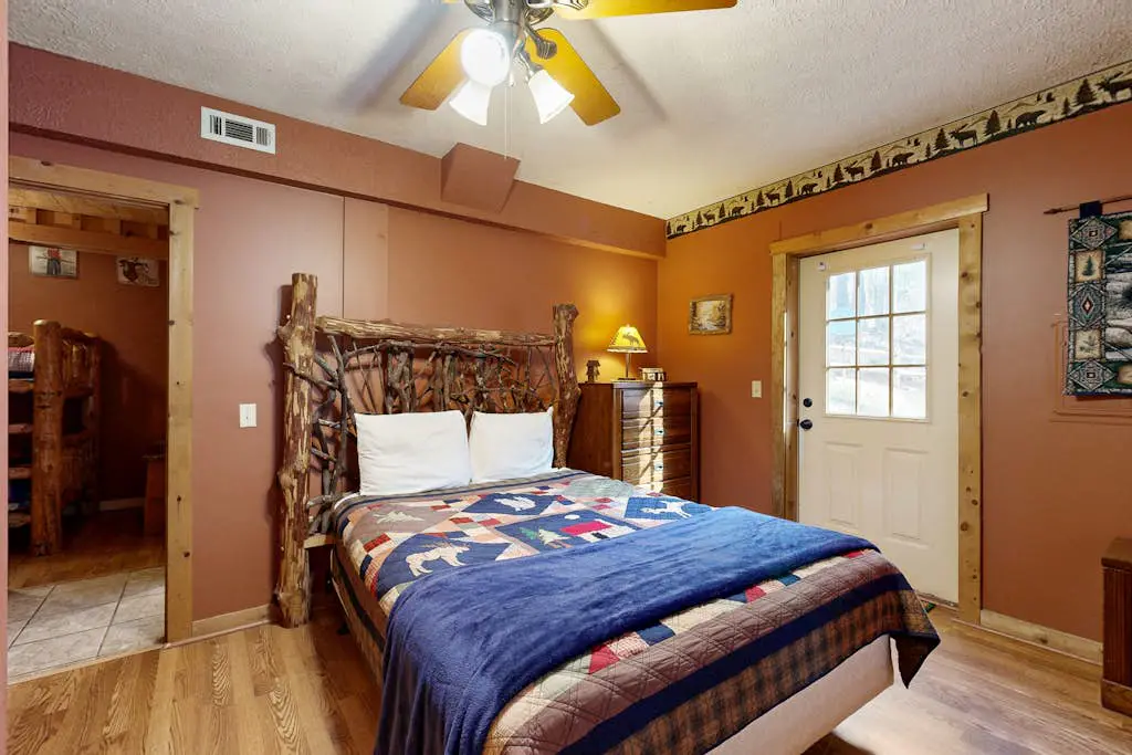 Moose Creek Lodge
