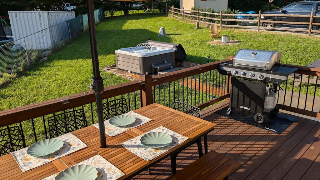 Charming home with hot tub, central AC, W/D, patio, and Views