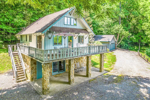 Beautiful home with hot tub, firepit, deck, & central AC