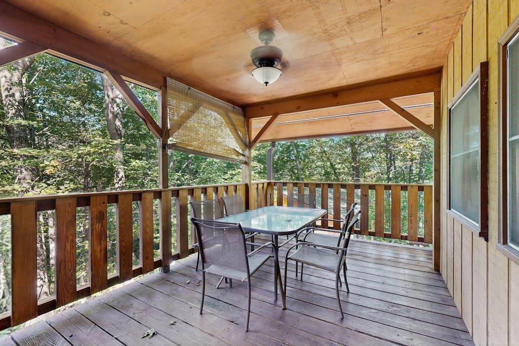 Rustic cabin with deck, picnic table & hot tub - recreation room in basement