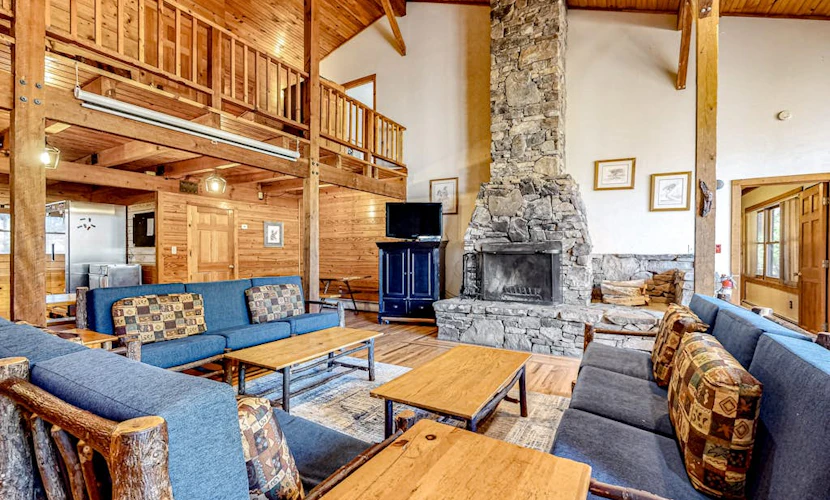 Spacious Black Mountain cabin with game room, wood fireplace, firepit, & W/D