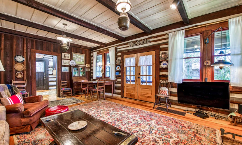 Snowbird-friendly house near golf with pool, mountain view, gas grill, & deck