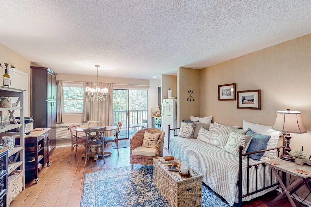 Apple Valley Treetop Villa