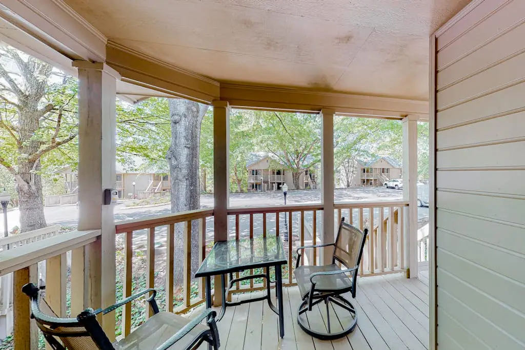 Apple Valley Treetop Villa