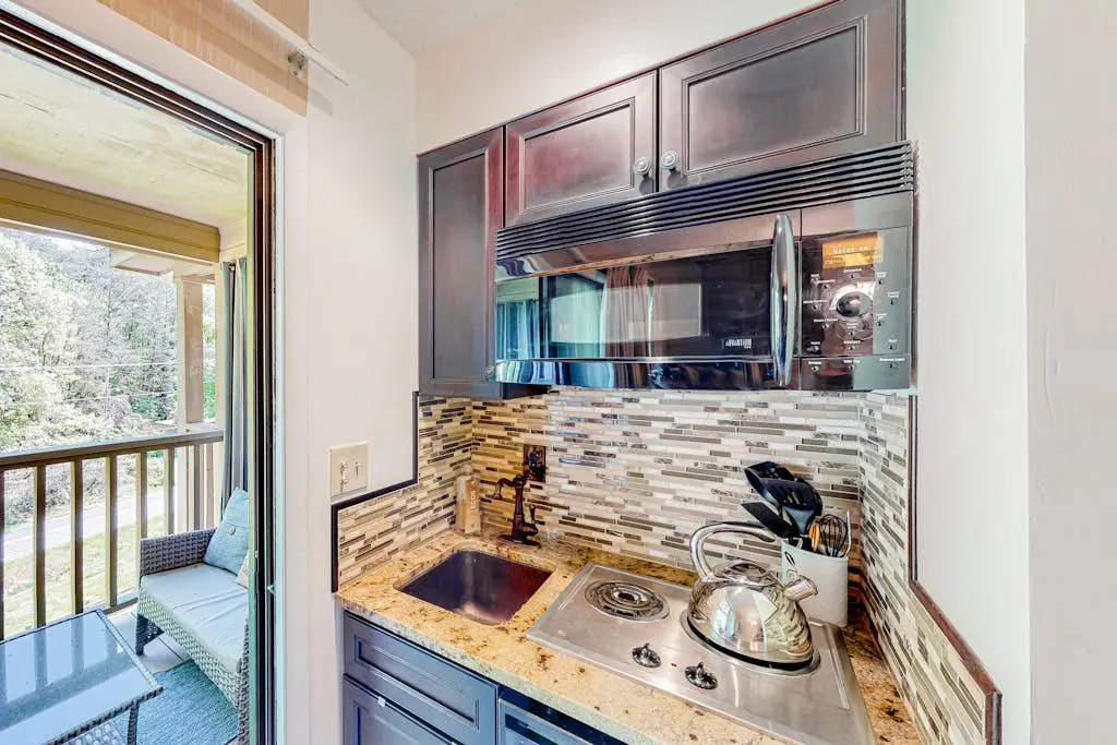 Apple Valley Treetop Villa