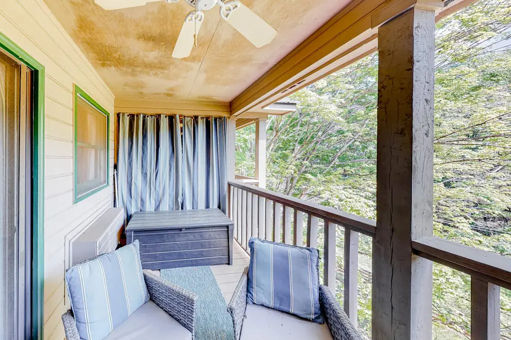 Apple Valley Treetop Villa