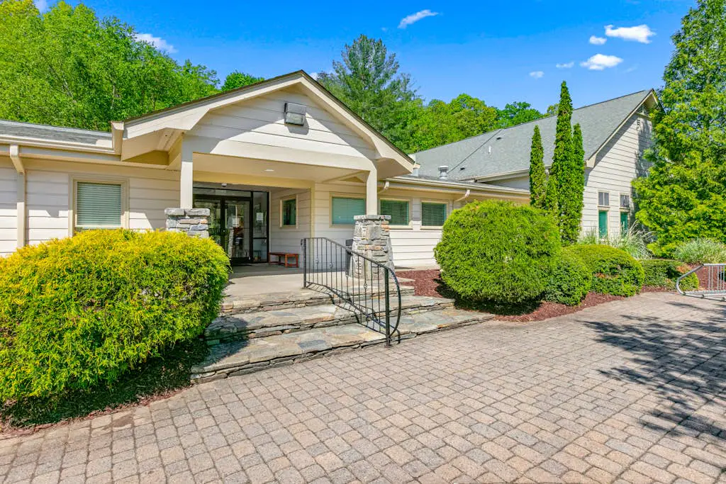 Apple Valley Treetop Villa