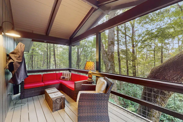 Beautiful mountain view home with large deck, fire-pit and gas grill