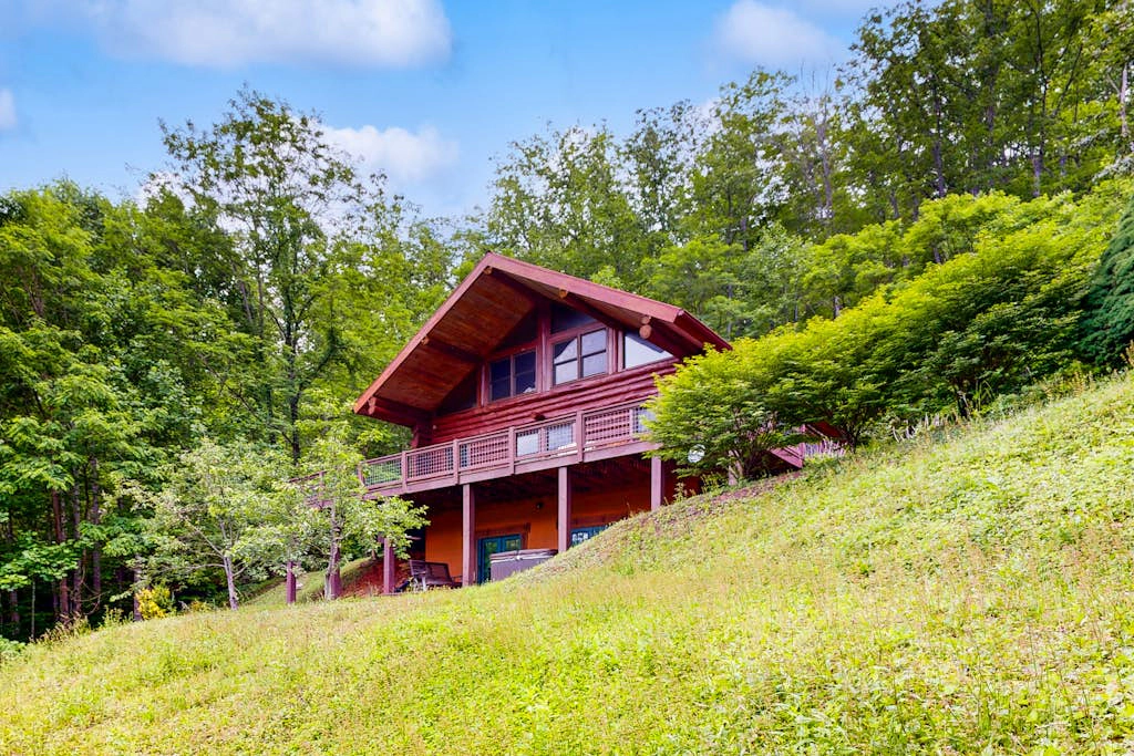 Red Lantern Lodge
