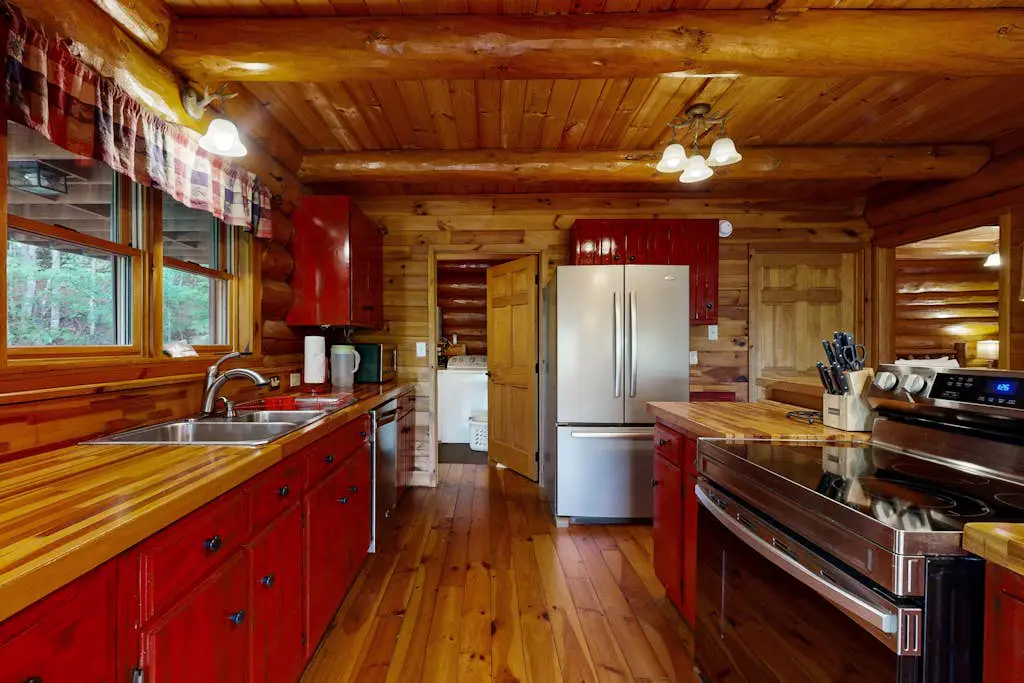 Red Lantern Lodge