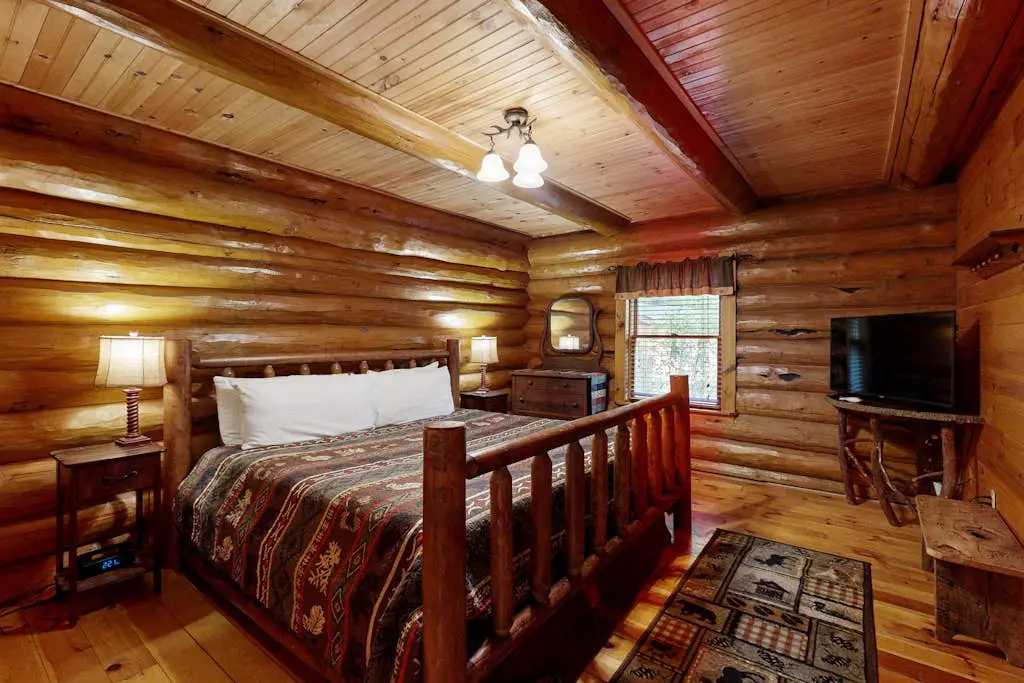 Red Lantern Lodge