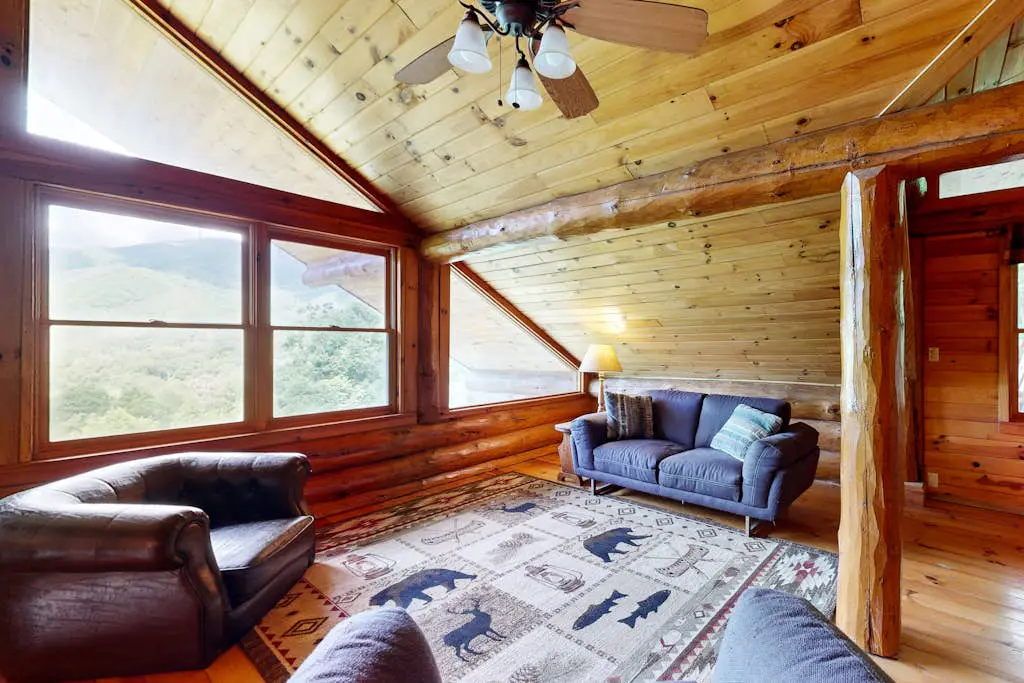 Red Lantern Lodge