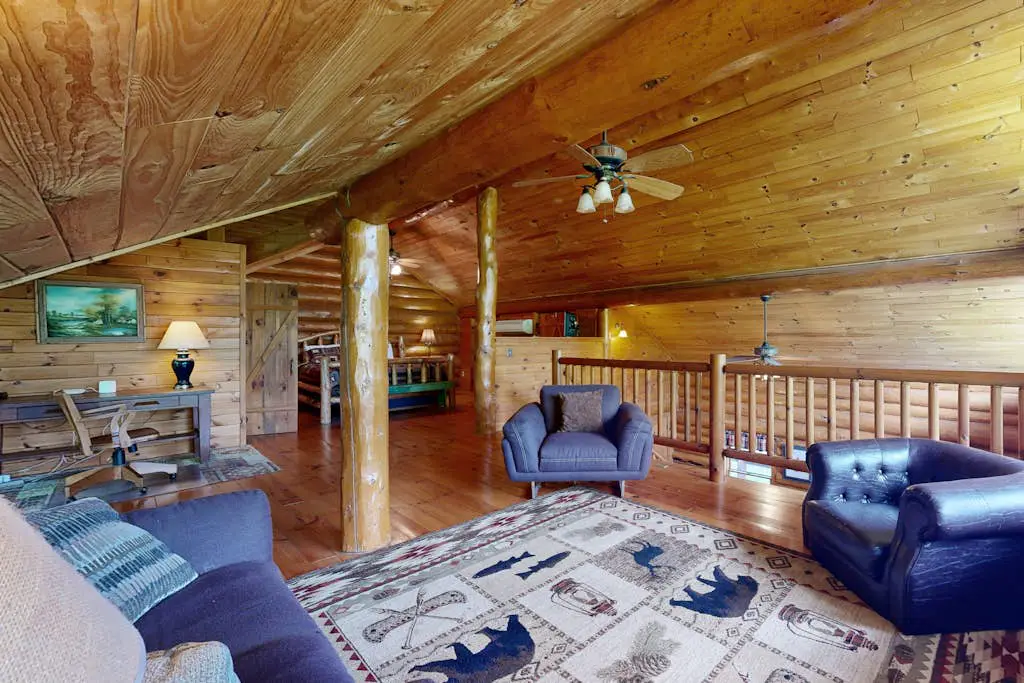 Red Lantern Lodge