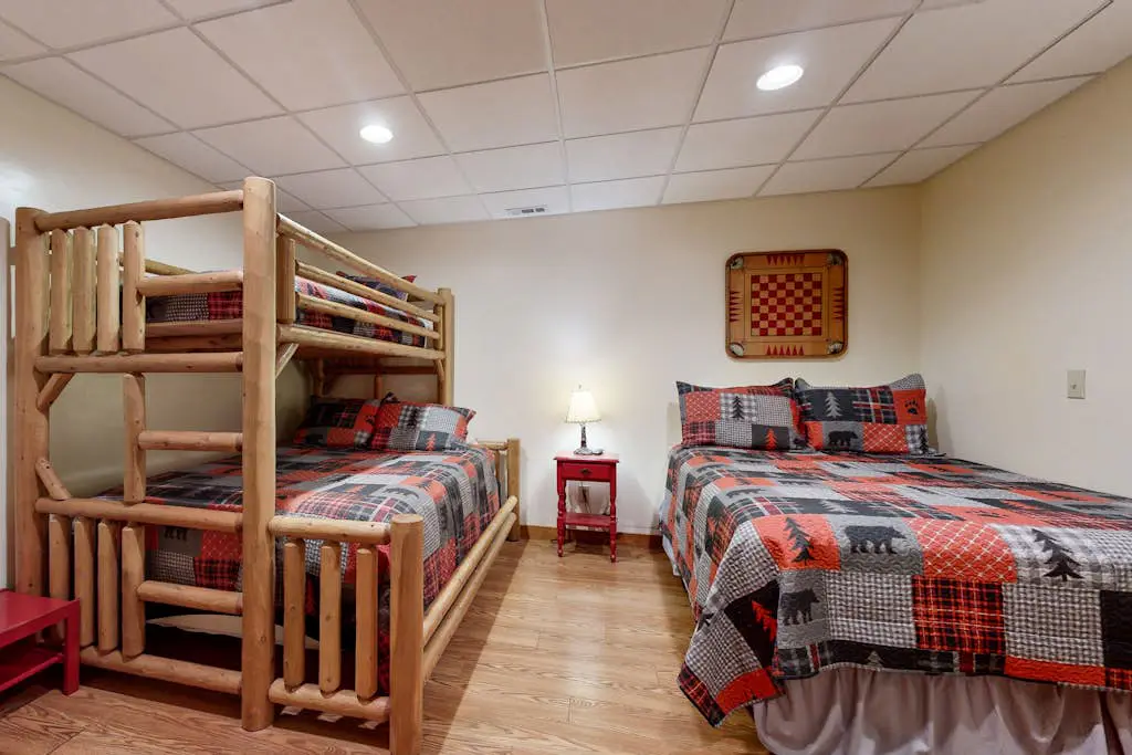 Red Lantern Lodge