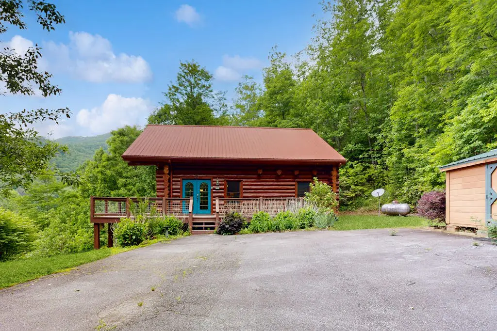Red Lantern Lodge